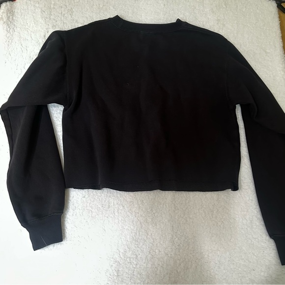 Brandy Melville Cropped Graphic Sweater/Crewneck - Picture 2 of 6